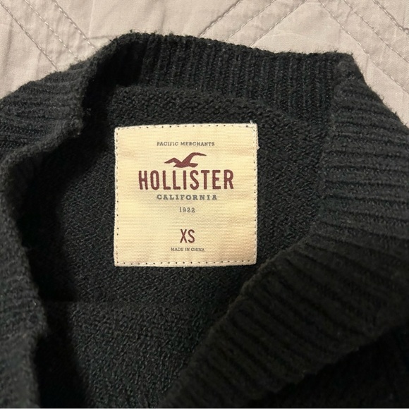 HOLLISTER CROPPED BLACK SWEATER WITH WHITE STRIPE SIZE US XS - Picture 10 of 10
